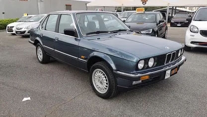 Blu Usata 1986 BMW 318 Tre volumi | 10.900 €