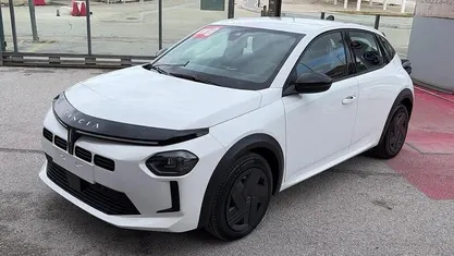 Usata 2024 Lancia Ypsilon Utilitaria | 21.500 € (Buon prezzo)