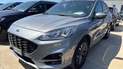 Usata Ford Kuga ST-Line 225 CV (165 kW) 2021 Argento SUV