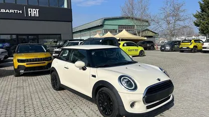 Usata Mini ONE 75 CV (55 kW) 2019 Bianco Utilitaria
