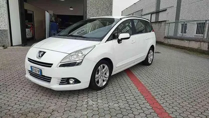 Usata Peugeot 5008 116 CV (85 kW) 2013 Bianco Monovolume