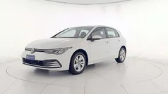 Pure white Usata 2022 VW Golf VIII Life Tre volumi | 17.900 € (Ottimo prezzo)