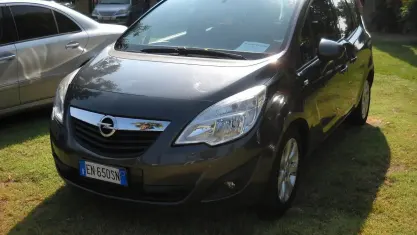 Usata Opel Meriva Cosmo 120 CV (88 kW) 2012 Grigio Monovolume