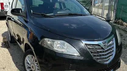 Usata Lancia Ypsilon Silver 77 CV (56 kW) 2013 Nero Utilitaria