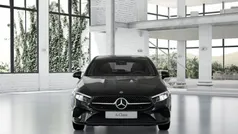 Blu spettrale Nuova 2025 Mercedes A180 Tre volumi | 36.900 € (Buon prezzo)