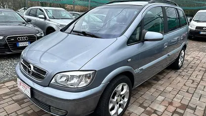 Usata 2005 Opel Zafira Sport Monovolume | 2900 € (Super prezzo)