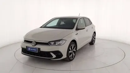 Usata VW Polo R-line 95 CV (69 kW) 2023 Grigio metallizzato Utilitaria