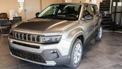 Nuova Jeep Avenger Altitude 109 CV (80 kW) 2025 Grigio SUV