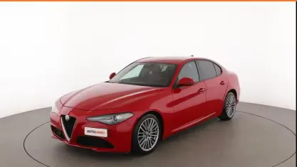 Usata Alfa Romeo Giulia Super 180 CV (132 kW) 2017 Rosso Berlina