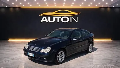 Usata Mercedes C220 Elegance 143 CV (105 kW) 2003 Coupé