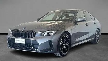 Usata BMW 330e M Sport 292 CV (214 kW) 2024 Grigio Berlina