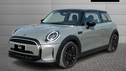 Usata Mini Cooper Classic 136 CV (100 kW) 2022 Grigio chiaro Utilitaria