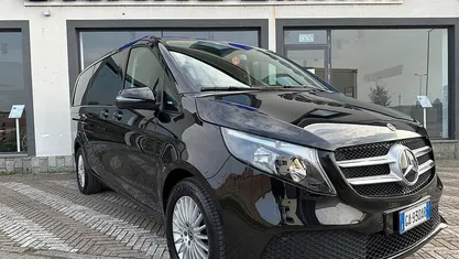 Usata Mercedes V220 Business 163 CV (119 kW) 2020 Nero metallizzato Monovolume