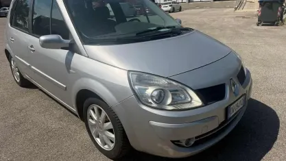 Usata Renault Grand Scénic II 131 CV (96 kW) 2009 Grigio Monovolume