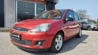 Usata Ford Fiesta Ghia 68 CV (50 kW) 2007 Utilitaria