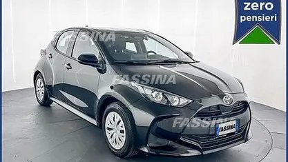 Usata Toyota Yaris Hybrid Active 92 CV (67 kW) 2025 Nero Utilitaria