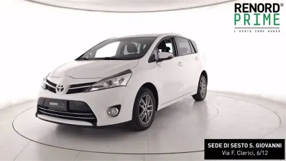 Usata Toyota Verso Active 132 CV (97 kW) 2015 Bianco Monovolume