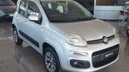 Usado Fiat Panda Lounge 69 CV (50 kW) 2020 Gris Utilitario
