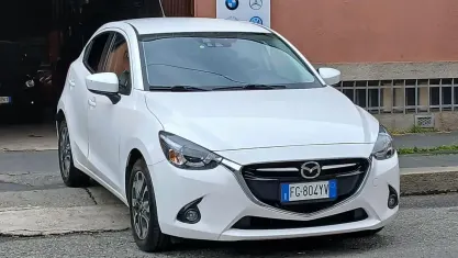 Usata Mazda 2 Exceed 105 CV (77 kW) 2017 Bianco Berlina