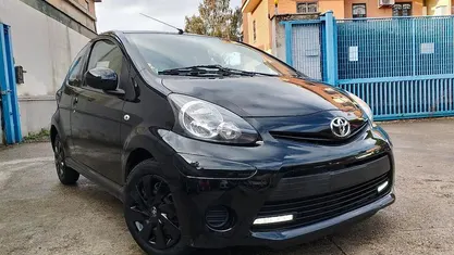 Usata Toyota Aygo 69 CV (50 kW) 2013 Nero Utilitaria