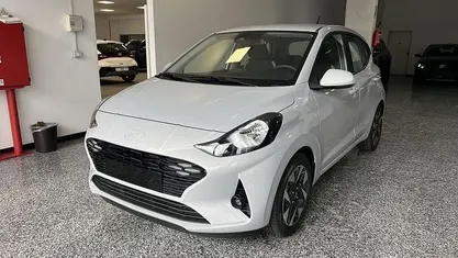 Nuova 2025 Hyundai i10 Due volumi | 16.200 €