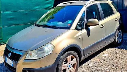 Usata Fiat Sedici 107 CV (78 kW) 2006 Grigio SUV