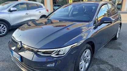 Usata VW Golf VIII Life 110 CV (80 kW) 2022 Grigio Berlina