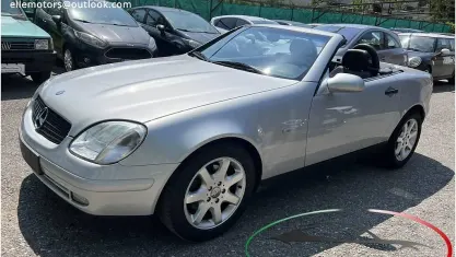 Usata Mercedes SLK200 136 CV (100 kW) 1999 Argento Cabrio