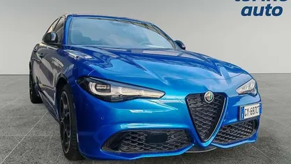 Blu/azzurro Nuova 2025 Alfa Romeo Giulia Veloce Tre volumi | 48.800 € (Buon prezzo)