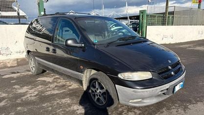 Usata Chrysler Voyager 143 CV (105 kW) 2001 Nero Monovolume