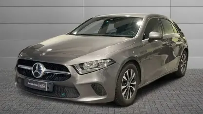 Usata Mercedes 180 Business 116 CV (85 kW) 2021 Grigio scuro metallizzato Berlina