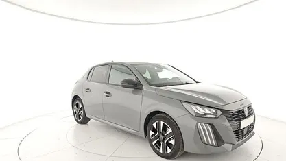 Usata Peugeot 208 Allure 101 CV (74 kW) 2025 Grigio Utilitaria