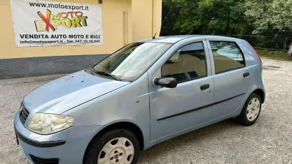 Usata Fiat Punto 60 CV (44 kW) 2004 Bluazzurro Utilitaria