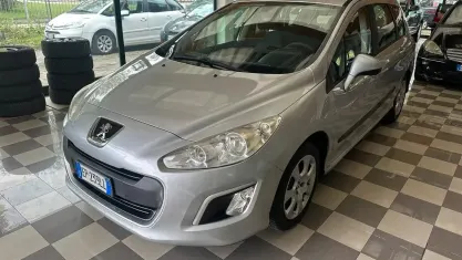 Usata Peugeot 308 Business-Line 93 CV (68 kW) 2013 Grigio Berlina