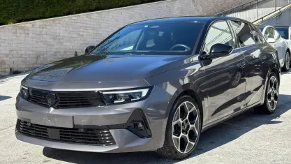 Usado Opel Astra 131 CV (96 kW) 2024 Plateado Utilitario