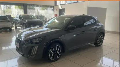 Usata Peugeot 208 GT 101 CV (74 kW) 2024 Grigio Utilitaria