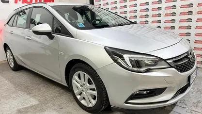 Usata Opel Astra Innovation 110 CV (80 kW) 2016 Grigio Station wagon