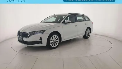 Bianco luna metallizzato Usata 2024 Skoda Octavia Executive Station wagon | 26.400 € (Ottimo prezzo)