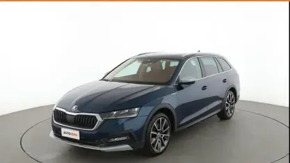 Usata Skoda Octavia Scout 4x4 200 CV (147 kW) 2021 Blu Station wagon