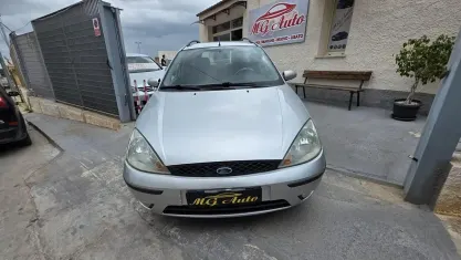 Usata Ford Focus Zetec 100 CV (73 kW) 2004 Grigio Berlina