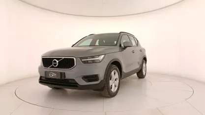Usata Volvo XC40 150 CV (110 kW) 2018 Grigio SUV