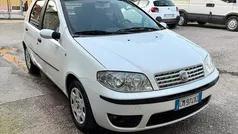 Usata 2004 Fiat Punto Tre volumi | 1000 € (Buon prezzo)