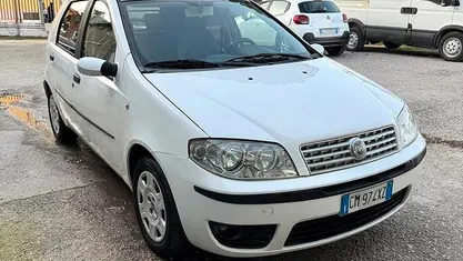 Bianco Usata 2004 Fiat Punto Tre volumi | 1000 € (Buon prezzo)