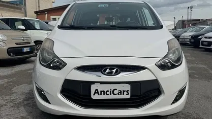 Usata Hyundai ix20 Comfort 90 CV (66 kW) 2013 Bianco Utilitaria