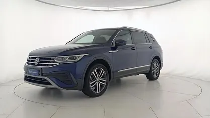 Usata VW Tiguan Allspace Elegance 150 CV (110 kW) 2023 Atlantic blue metallizzato SUV