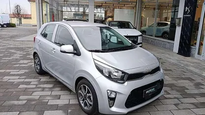 Sparkling silver Usata 2023 Kia Picanto Style Due volumi | 12.750 € (Buon prezzo)
