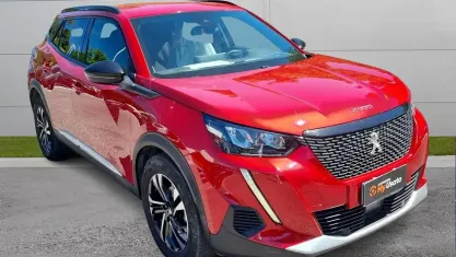 Usata Peugeot 2008 Allure 100 CV (73 kW) 2023 Rosso SUV