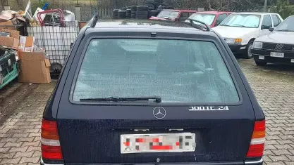 Usata Mercedes 300 231 CV (169 kW) 1990 Blu Station wagon