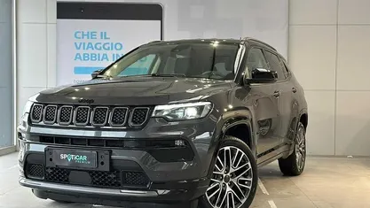 Grigio Usata 2024 Jeep Compass Summit SUV | 27.900 € (Buon prezzo)