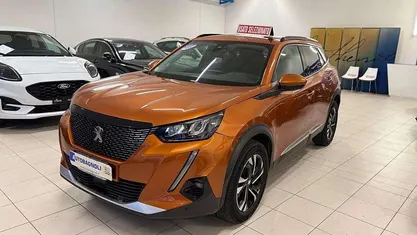 Usata Peugeot 2008 Allure 131 CV (96 kW) 2020 Arancione SUV